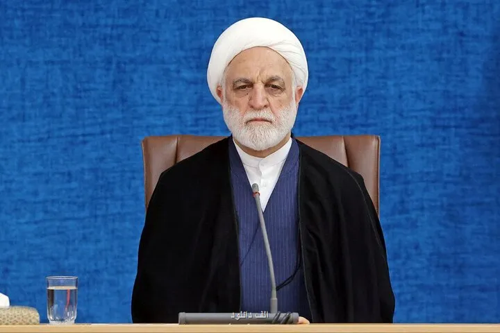 با پیاده نظام دشمن قاطعانه برخورد می نماییم